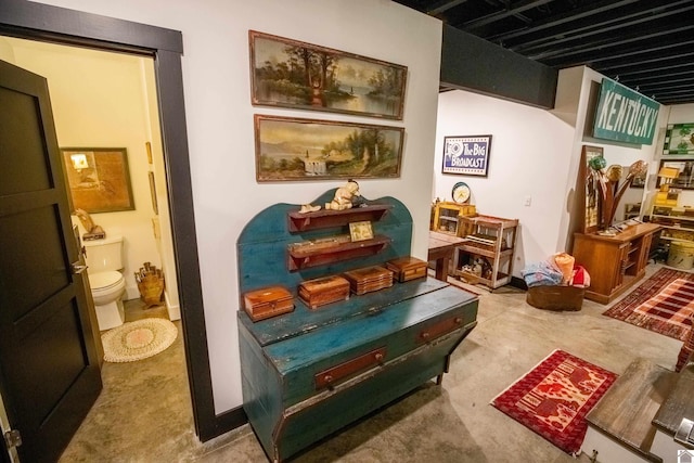 3431 Irvin Cobb Rd, Murray, KY 42071 - sitting room with carpet floors