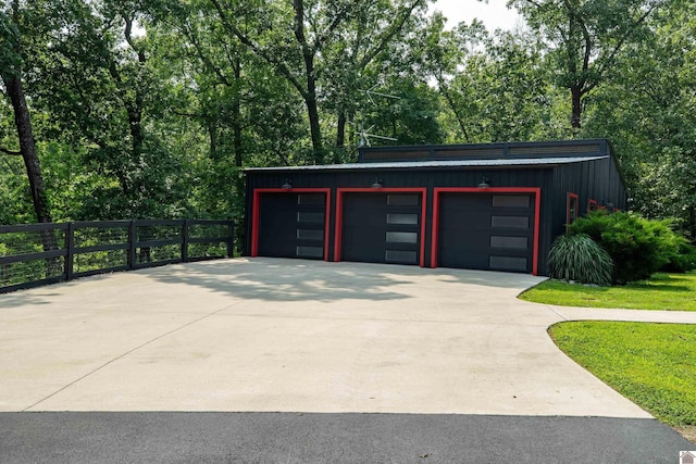 3431 Irvin Cobb Rd, Murray, KY 42071 - view of garage