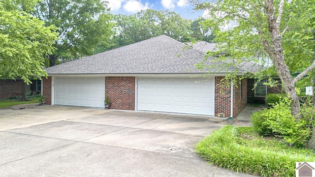 1530 Holt Rd, Paducah, KY 42001 - view of garage