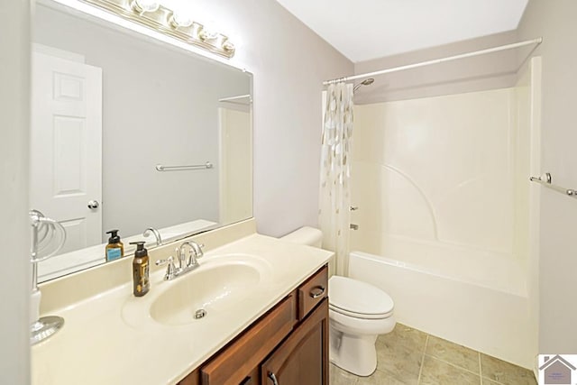 1530 Holt Rd, Paducah, KY 42001 - full bath featuring vanity, shower / bathtub combination with curtain, and tile patterned flooring