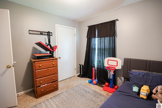 1040 Weda Cir, Mayfield, KY 42066 - bedroom featuring a textured ceiling
