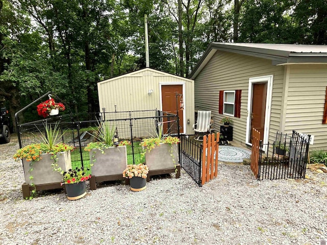 1040 Shine Ln, Cadiz, KY 42211 - view of shed
