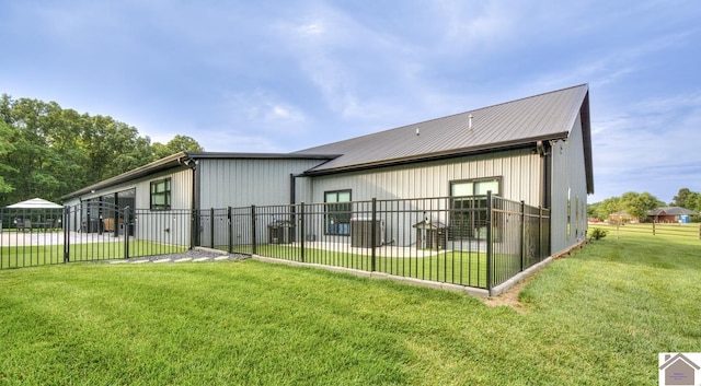 1 Logan Trl, Murray, KY 42071 - back of house