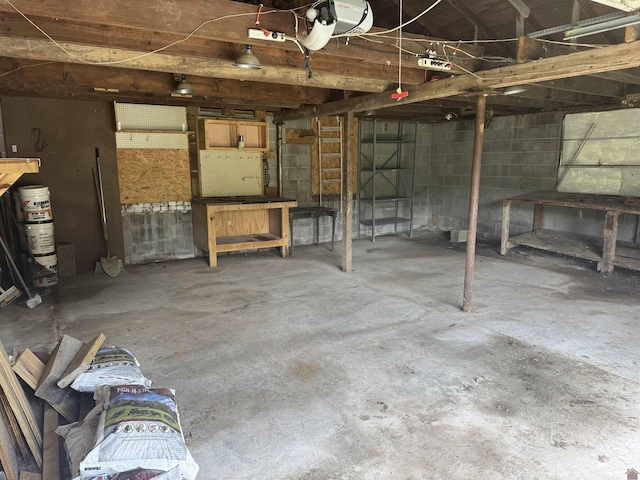 517 Milliken Rd, Paducah, KY 42003 - garage with a workshop area