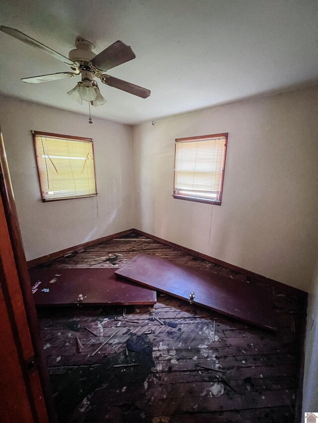 524 S Seminary St, Princeton, KY 42445 - empty room featuring baseboards and a ceiling fan
