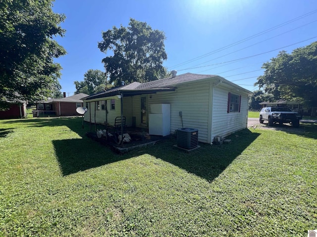 524 S Seminary St, Princeton, KY 42445 - back of property featuring a lawn