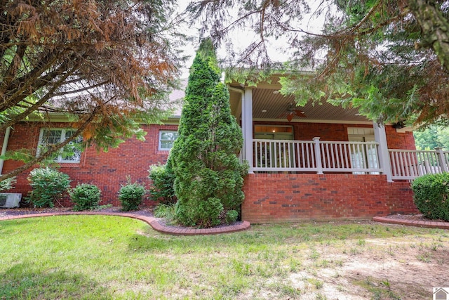 329 Royal Park Dr, Calvert City, KY 42029 - view of front of home featuring brick siding and a front lawn