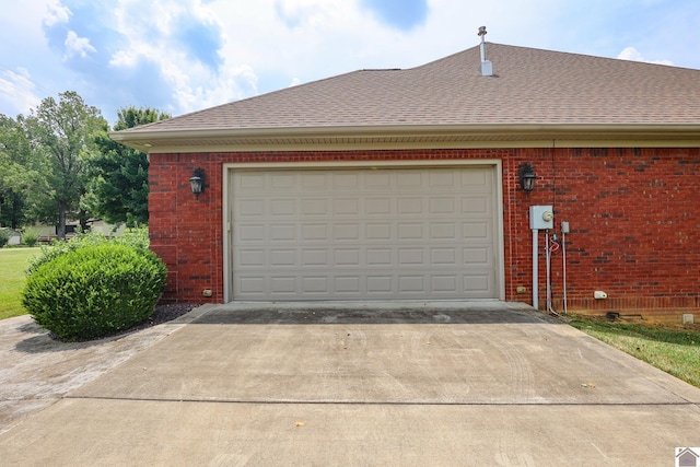 329 Royal Park Dr, Calvert City, KY 42029 - garage with driveway