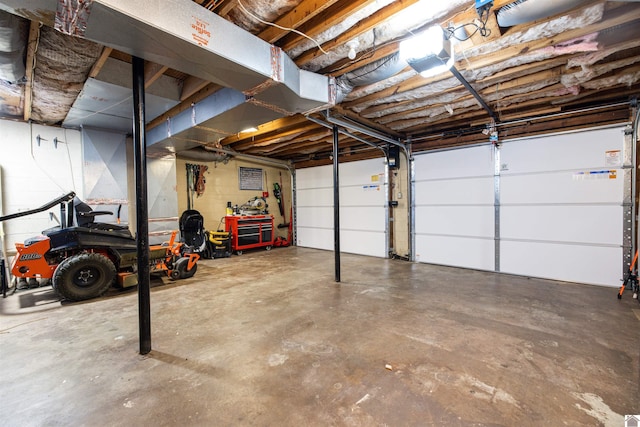 1333 Fairway Cir, Mayfield, KY 42066 - garage with a garage door opener