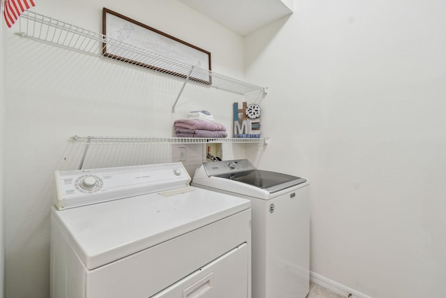 581 Boxwood Pl, Saint Augustine, FL 32086 - laundry area with washing machine and dryer