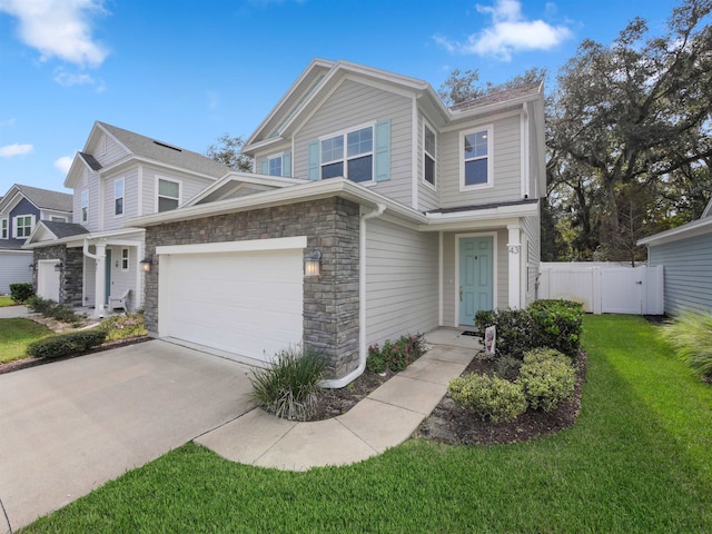 view of front of property featuring a front yard