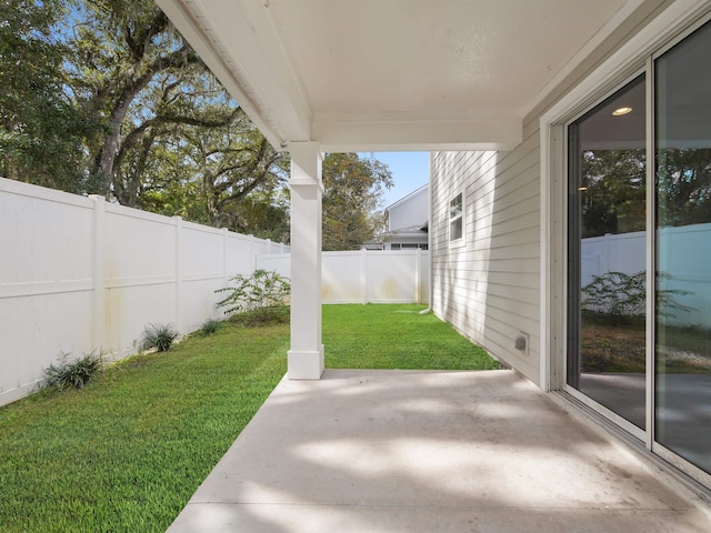 view of yard featuring a patio