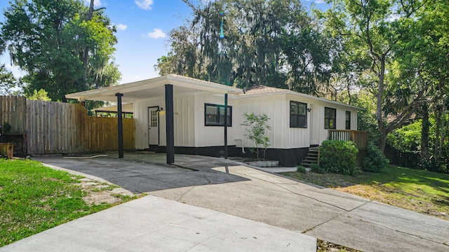 1403 S 15th St, Palatka, FL 32177 - view of front of home featuring driveway and fence