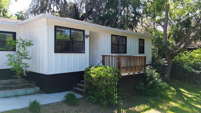 1403 S 15th St, Palatka, FL 32177 - exterior space with a deck