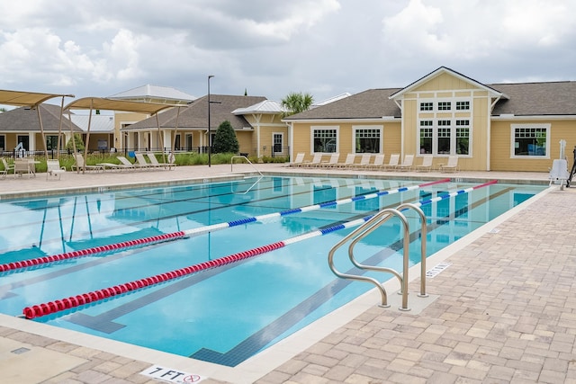 2730 Oak Stream Dr, Green Cove Springs, FL 32043 - community pool with a patio