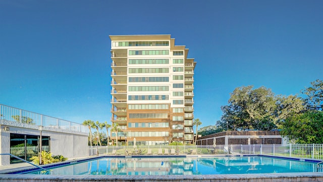 view of swimming pool