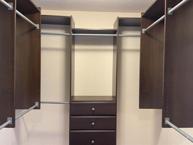623 Shores Blvd, Saint Augustine Shores, FL 32086 - view of spacious closet