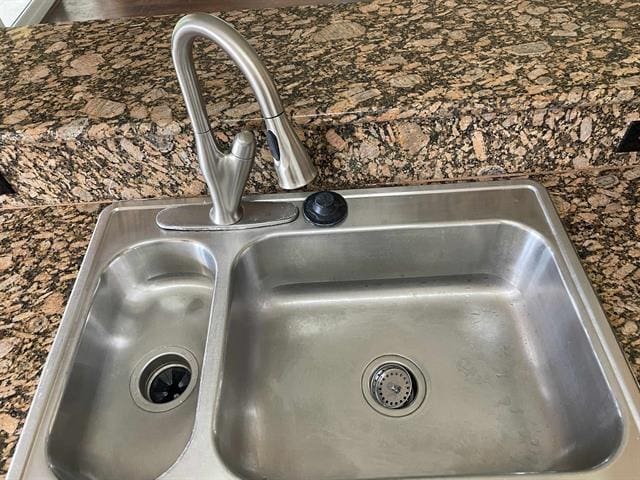623 Shores Blvd, Saint Augustine Shores, FL 32086 - details featuring sink