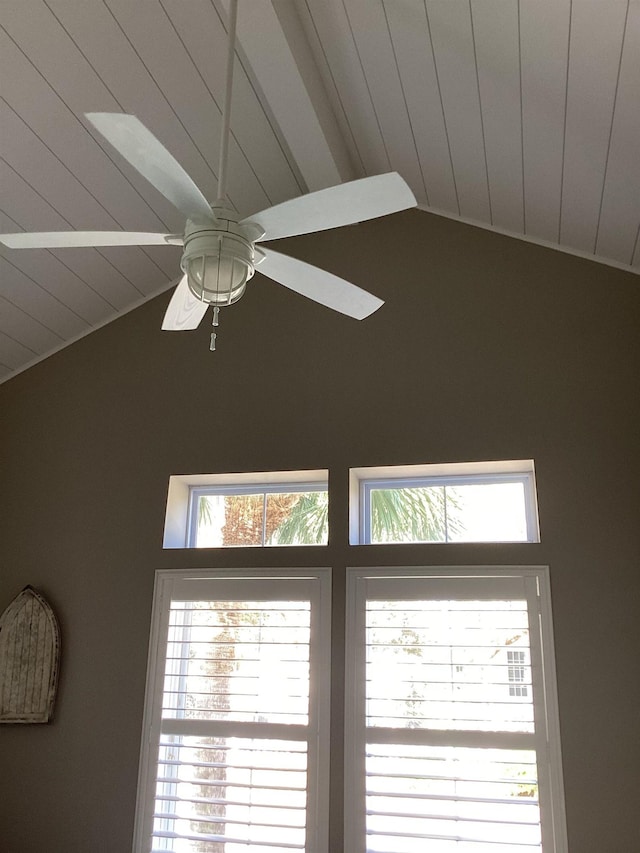 room details featuring ceiling fan