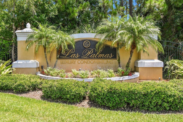 view of community / neighborhood sign