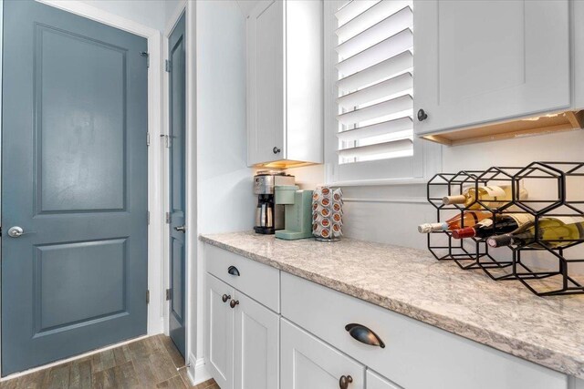97 Paranza Trce, Saint Augustine, FL 32095 - bar area with dark wood finished floors