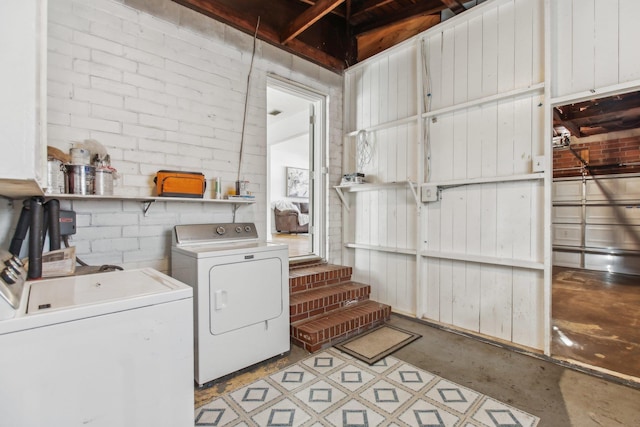 laundry room featuring washer and dryer