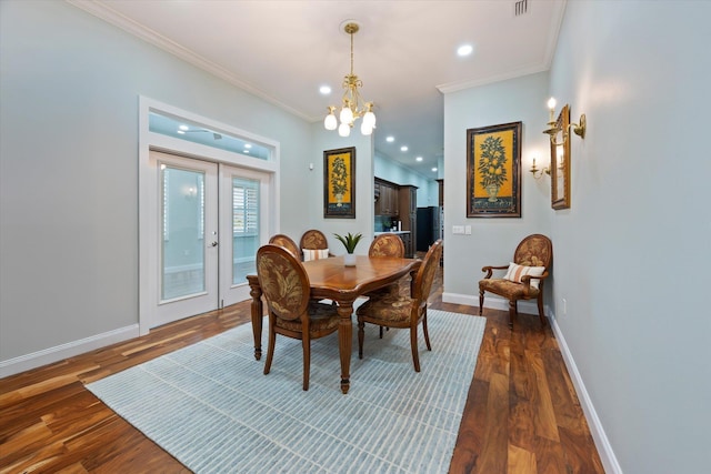 3943 NW 219th St, Rdd, Micanopy, FL 32667 - dining area featuring a chandelier, baseboards, dark wood finished floors, ornamental molding, and recessed lighting
