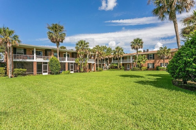 exterior space featuring a lawn