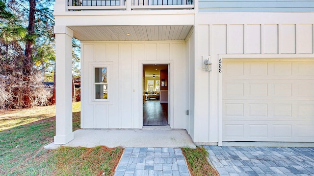 entrance to property featuring a balcony