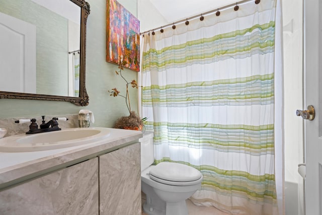 full bath featuring toilet, vanity, and shower / bathtub combination with curtain