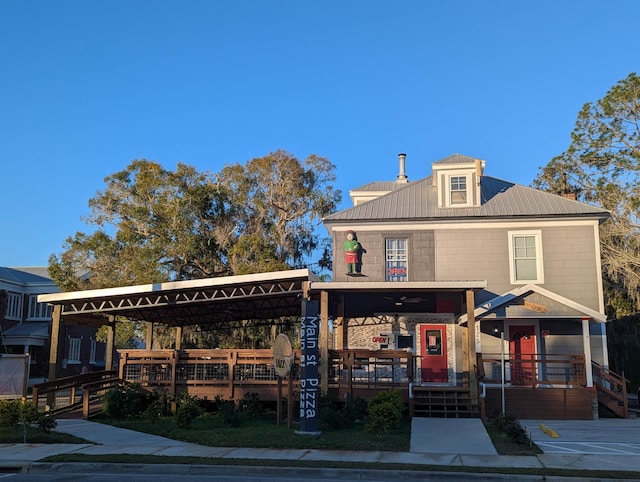 view of front of property