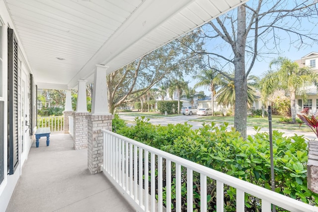 balcony featuring covered porch