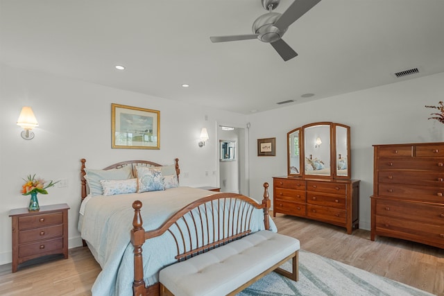bedroom featuring visible vents, a ceiling fan, light wood-style floors, and recessed lighting