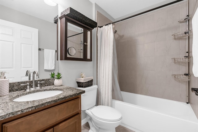 4 Contee Ct, Palm Coast, FL 32137 - bathroom featuring vanity, toilet, and shower / bath combo with shower curtain