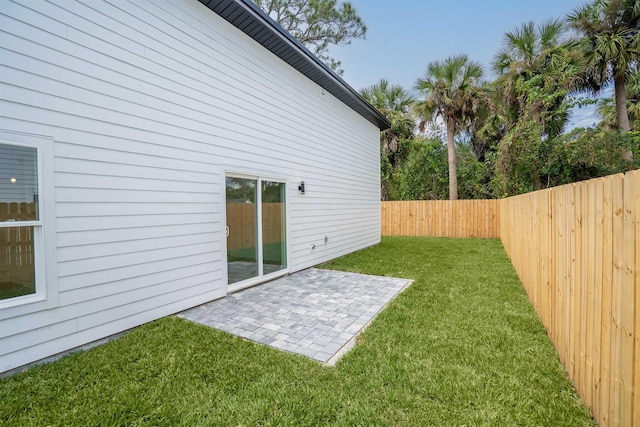 view of yard with a patio area