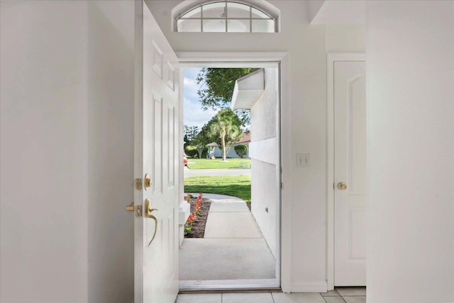 980 Windward Way, Saint Augustine, FL 32080 - foyer featuring light tile patterned floors