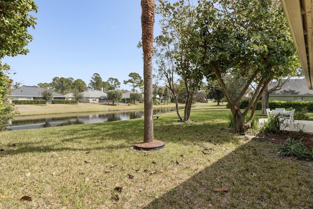 view of yard featuring a water view