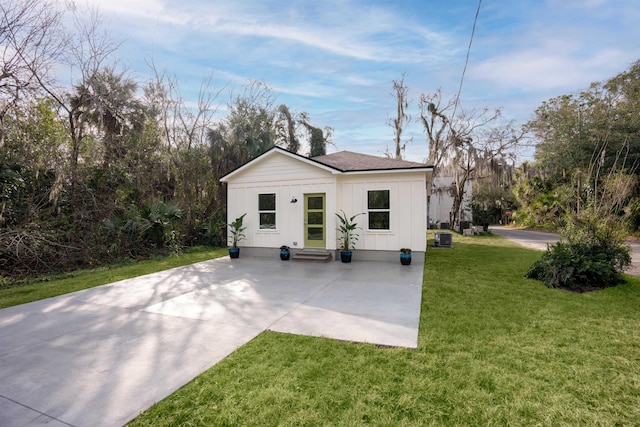 exterior space featuring a front lawn