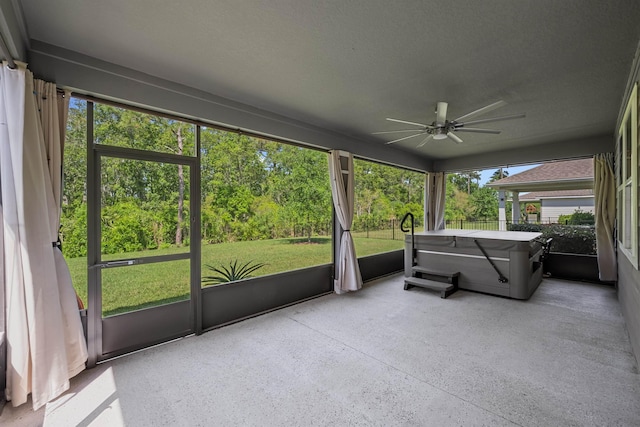 249 La Mancha Dr, Saint Augustine, FL 32086 - sunroom / solarium with a jacuzzi and ceiling fan