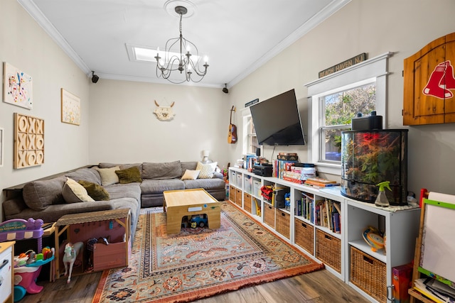 living room featuring a notable chandelier, wood finished floors, and crown molding