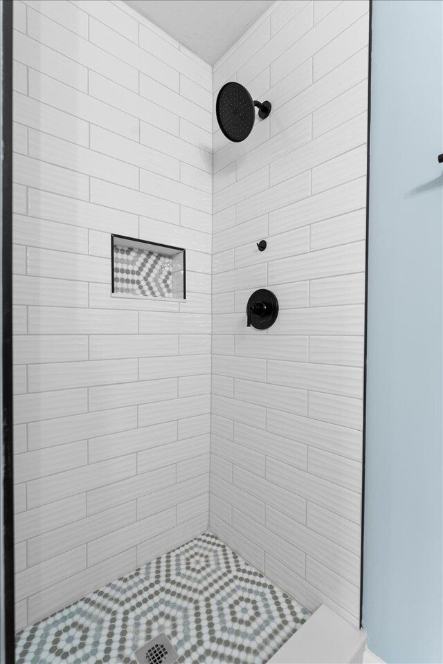 3385 Coastal Hwy Unit 23, Saint Augustine, FL 32084 - full bath with a tile shower