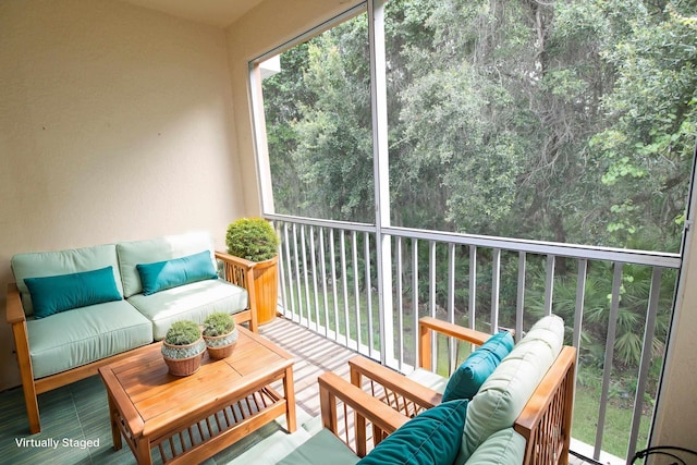 balcony featuring an outdoor hangout area