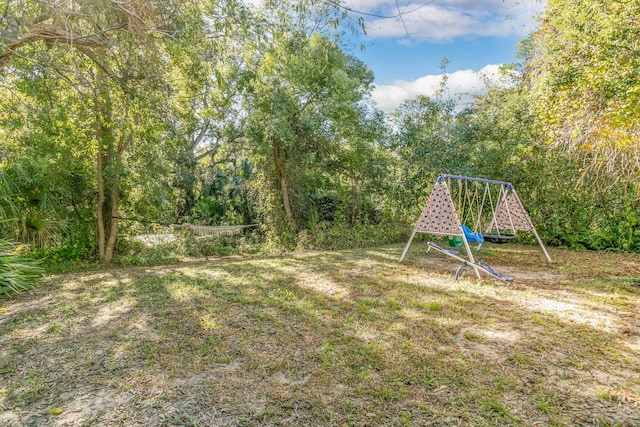 29 Hybiscus Ave, Saint Augustine, FL 32084 - view of yard with a wooded view