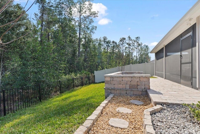 view of yard featuring a patio area