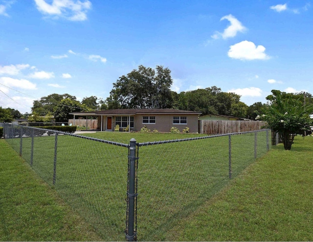 view of front of house featuring a front yard