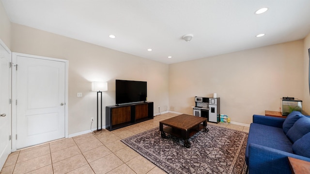 191 Timberwood Dr, Saint Augustine, FL 32084 - living area featuring light tile patterned flooring, baseboards, and recessed lighting