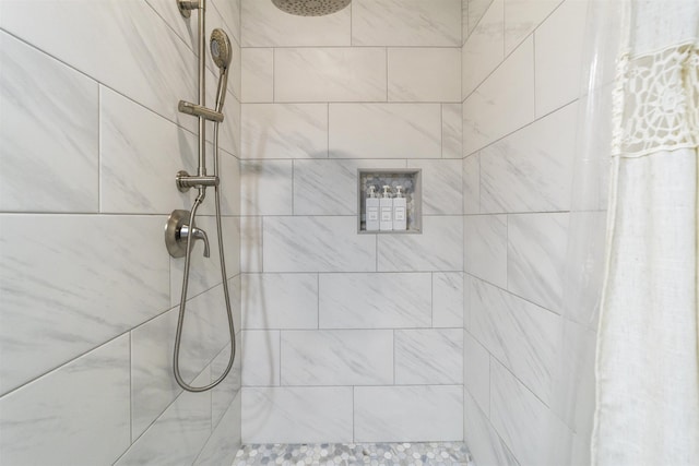 bathroom with curtained shower