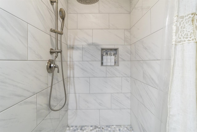 2 Mulvey St, Saint Augustine, FL 32084 - bathroom featuring tiled shower