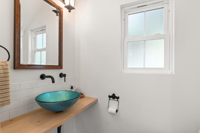 91 Oneida St, Saint Augustine, FL 32084 - bathroom with a sink