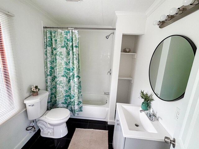 240 Ravenswood Dr, Saint Augustine, FL 32084 - kitchen with black dishwasher, a sink, a chandelier, dark countertops, and dark wood finished floors